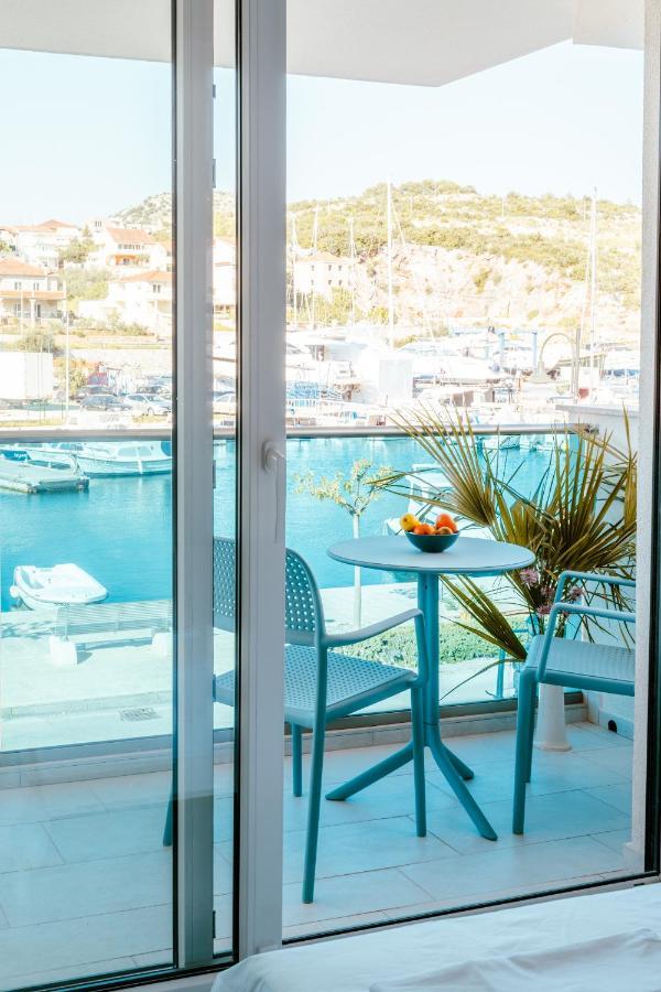 Blue Marina Apartments Extérieur photo