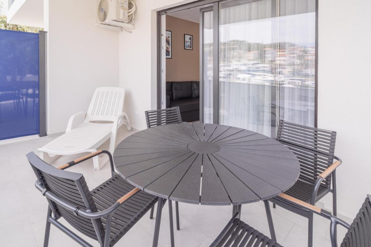 Blue Marina Apartments Extérieur photo